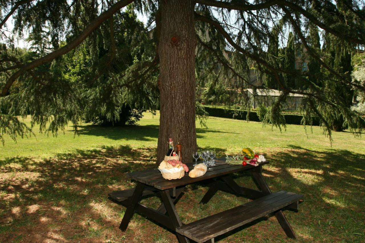 Castello Di Sovicille - Residenza D'Epoca Bed & Breakfast Exterior photo