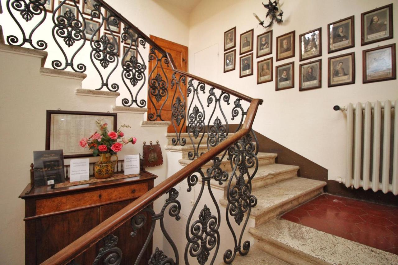 Castello Di Sovicille - Residenza D'Epoca Bed & Breakfast Exterior photo